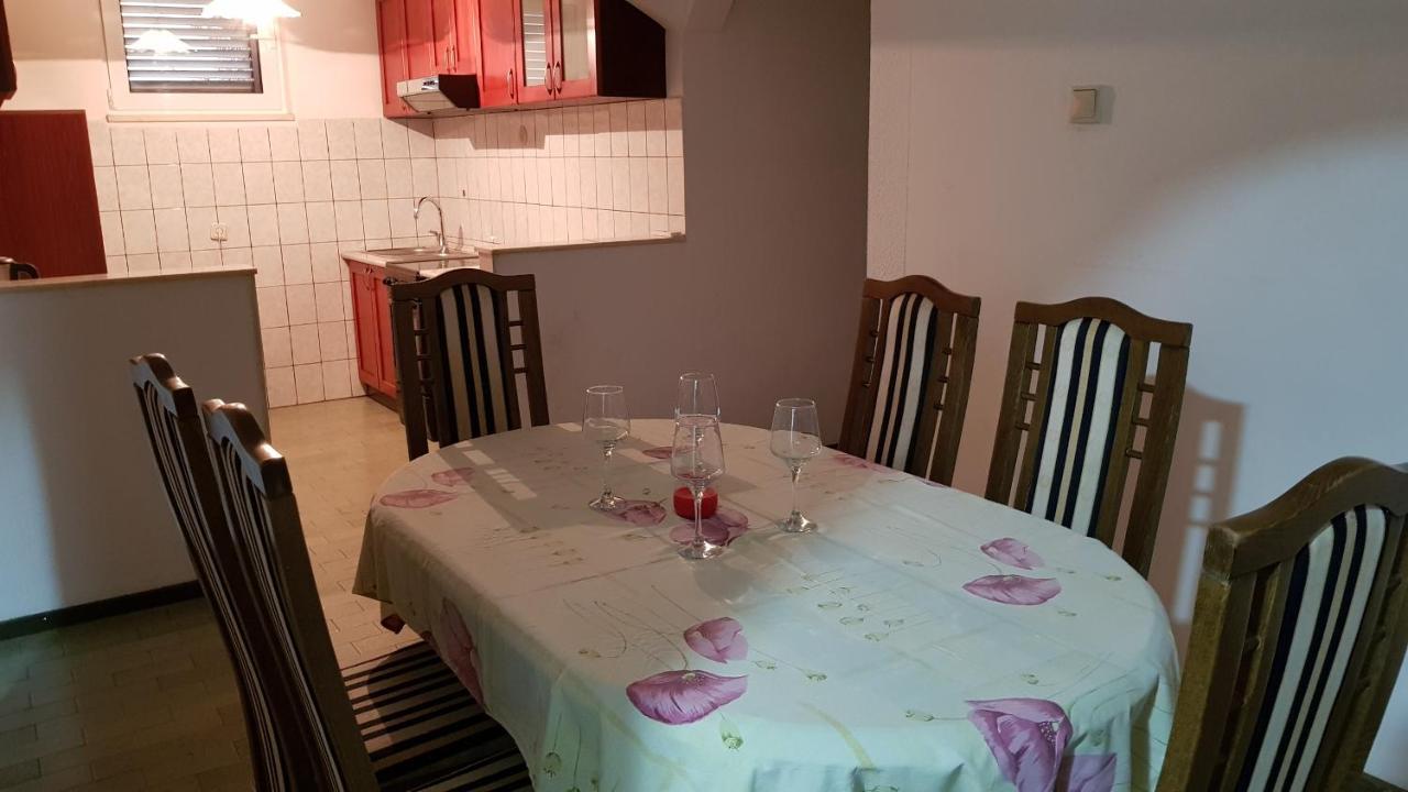 Ruzmarin Apartment *