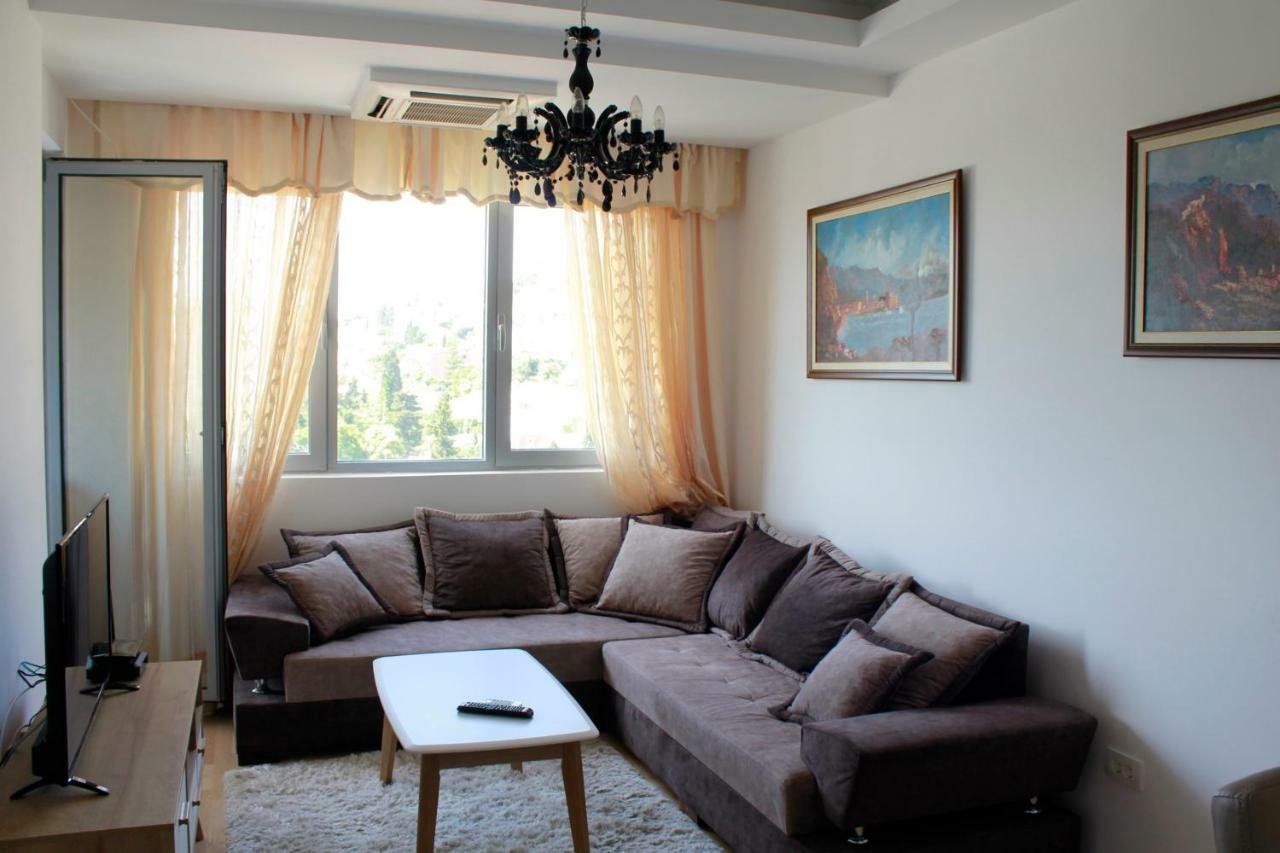 Apartment Ruzmarin Budva